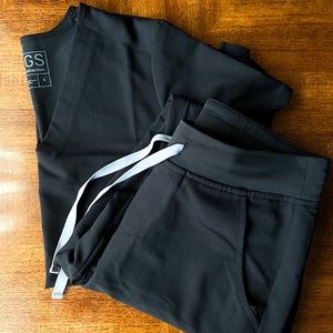 FIGS Black Scrub Set